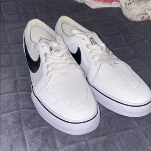 Nike low top shoes